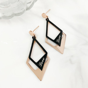 LOVE雙菱形耳環