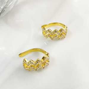 波浪鑽耳骨夾 ‧ 純銀耳環