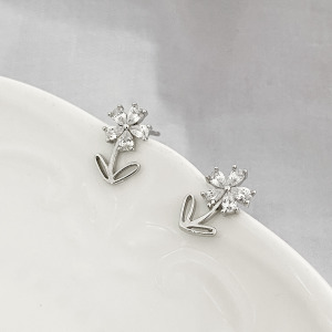 搖擺小花 ‧ 純銀耳環