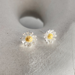 小甘菊 ‧ 純銀耳環