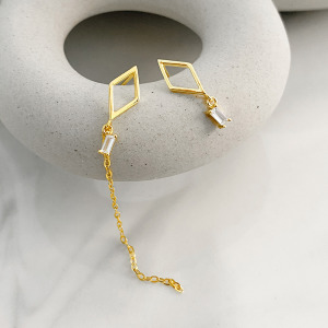 氣質菱形鑽 ‧ 純銀耳環