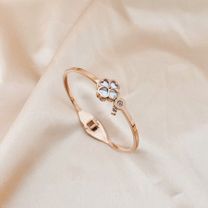 幸運草鋼手環 (白)