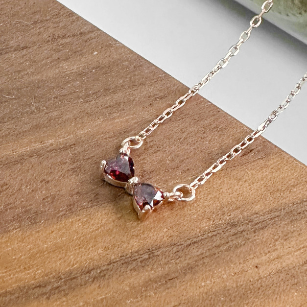 天然石│石榴石蝴蝶結 ‧ 純銀項鍊