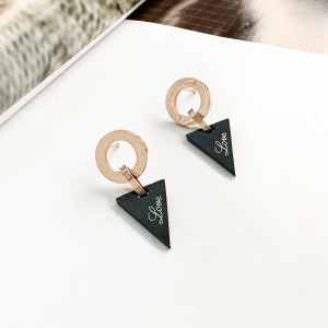 玫瑰金黑三角純鋼耳環