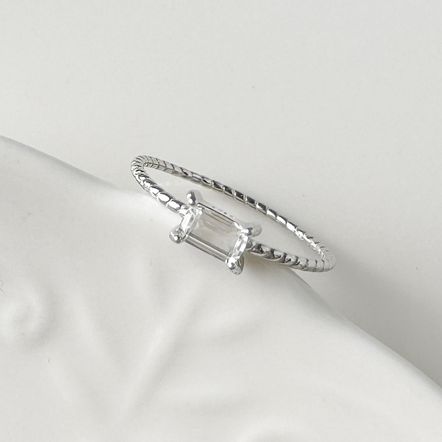 天然石│長方白水晶 ‧ 純銀戒指