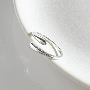 極簡水滴 ‧ 純銀戒指