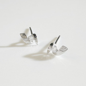 迴旋小鑽 ‧ 純銀耳環