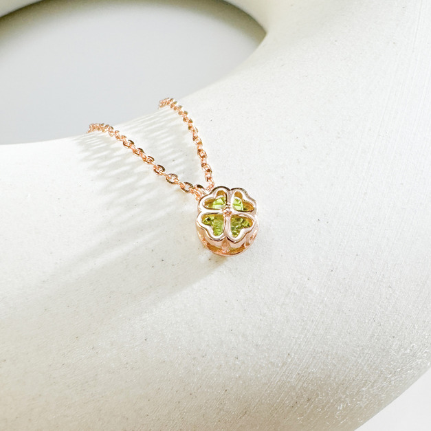 天然石│橄欖石心願幸運草 ‧ 純銀項鍊