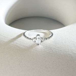 天然石│月光石花的祝福 ‧ 純銀戒指