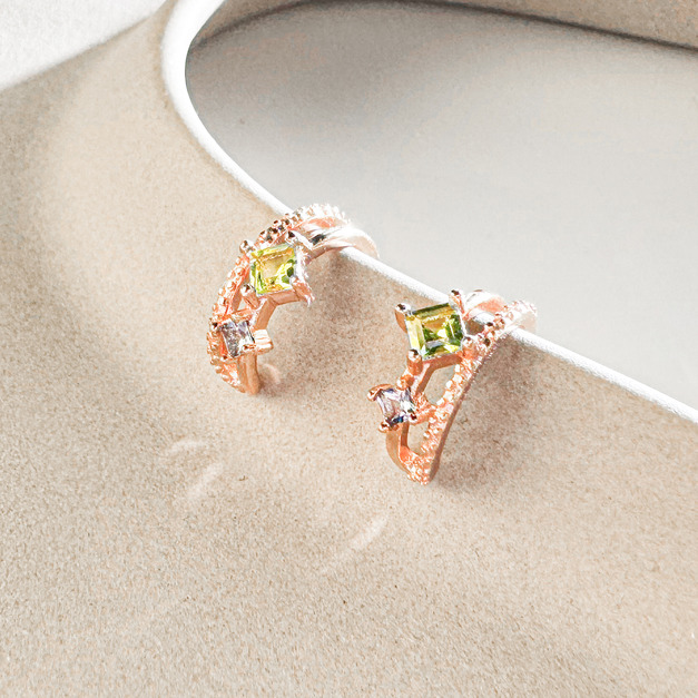 天然石│堇青石 ‧ 橄欖石│愛的目光耳骨夾 ‧ 純銀耳環