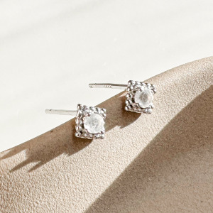 天然石│月光石獨特浪漫 ‧ 純銀耳環