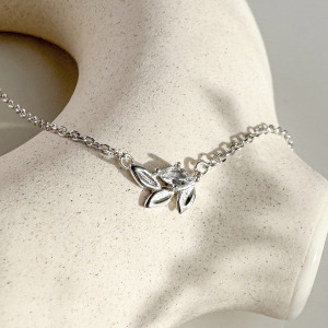 天然石│白水晶月桂女神 ‧ 純銀項鍊