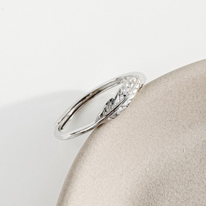 羽毛小鑽 ‧ 純銀戒指 (銀)