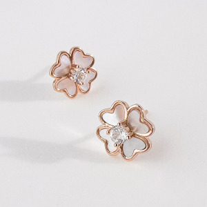 天然石│白水晶四葉草 ‧ 純銀耳環