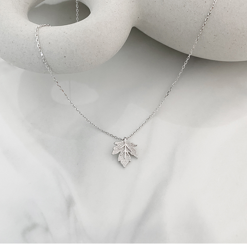 永恆楓葉‧ 純銀項鍊| GIFT ACC. | 天然水晶．純銀飾品．點亮內在