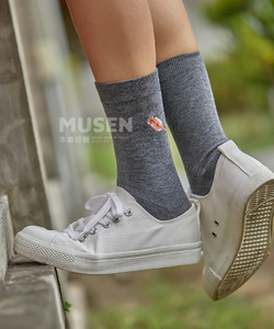小吃刺繡襪-烤魷魚Grilled Squid Socks 長襪|中筒襪|男女同款