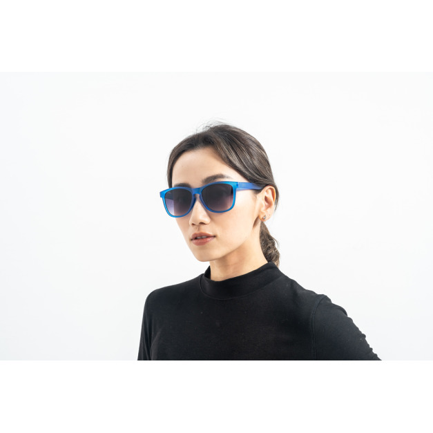 2is ClarkD 太陽眼鏡│藍色霧面框│漸層黑鏡片│UV400