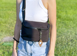 2is TB30AD 野餐小包 斜揹包 野餐包 簡約旅行袋 黑色