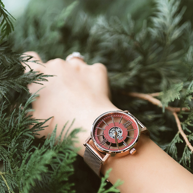 鏤空錶面穿搭手錶 - 紅
