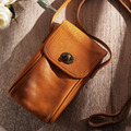真皮斜背手機包_3