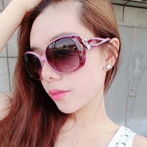 側蝴蝶結交叉時尚墨鏡-DoubleBear