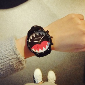 兇猛鯊魚牙齒手錶-DoubleBear