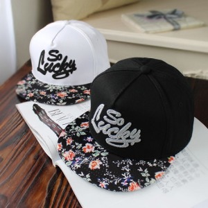 嘻哈英字拼接滿版花叢棒球帽-DoubleBear