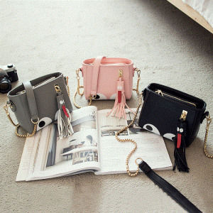 小眼睛偷窺側肩包-DoubleBear