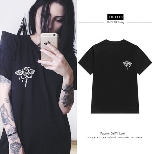 暗黑系女神玫瑰花短T-DoubleBear