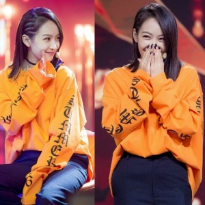 男友風歌德字中長款上衣-DoubleBear