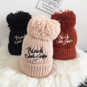 率性字母刺繡針織毛帽-DoubleBear