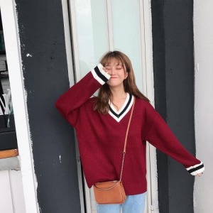 學院風V領撞色針織衫-DoubleBear