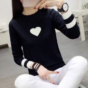 愛心圓領針織上衣-DoubleBear