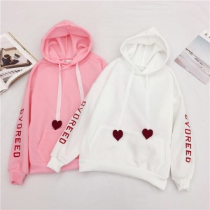 心型抽繩英字刺繡連帽上衣-DoubleBear