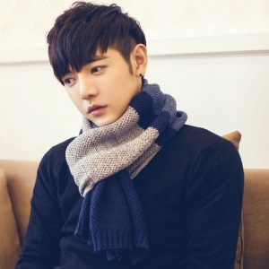 憂鬱男孩保暖混色圍巾-DoubleBear