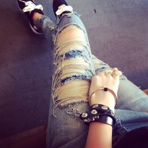 重金屬鏈條刷破牛仔長褲-DoubleBear