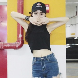 顯瘦休閒短版背心-DoubleBear