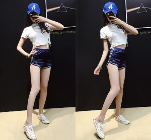 復古風顯瘦亮面休閒短褲-DoubleBear