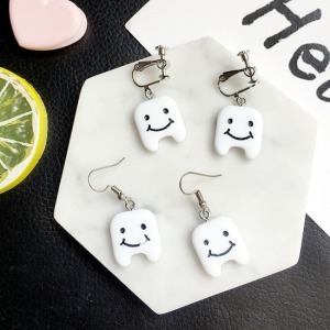 古靈精怪小牙齒耳環-DoubleBear