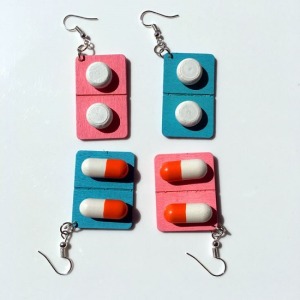 吃藥時間到了木質耳針-DoubleBear