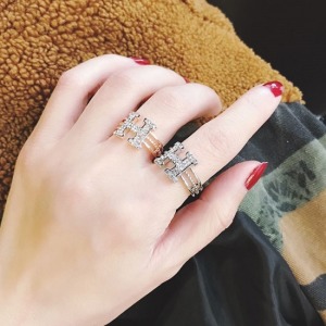 時尚鑲鑽字母H戒指-DoubleBear