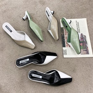 雙色拼接小方頭低跟鞋-DoubleBear