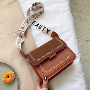 雪花刺繡背帶洋氣側背包-DoubleBear