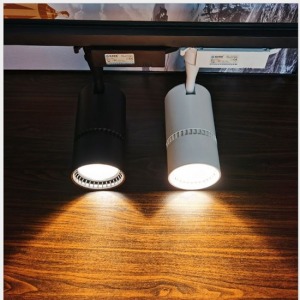 LED智能風扇散熱軌道燈-DoubleBear