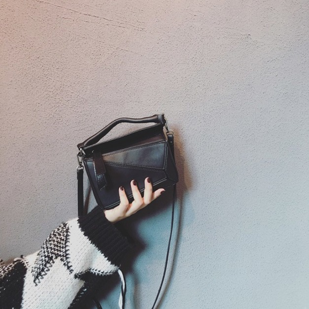 ins火紅幾何高級黑小方包-DoubleBear