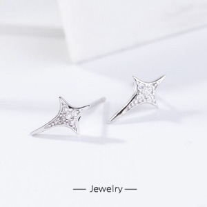 S925純銀鑽石星辰耳針-DoubleBear