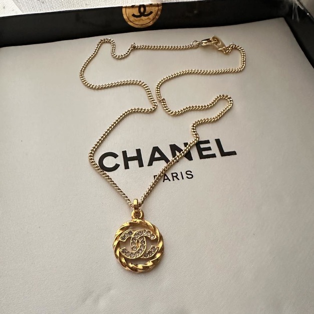 CHANEL  老件金色鏤空白鑽CC LOGO墜飾 客訂項鍊