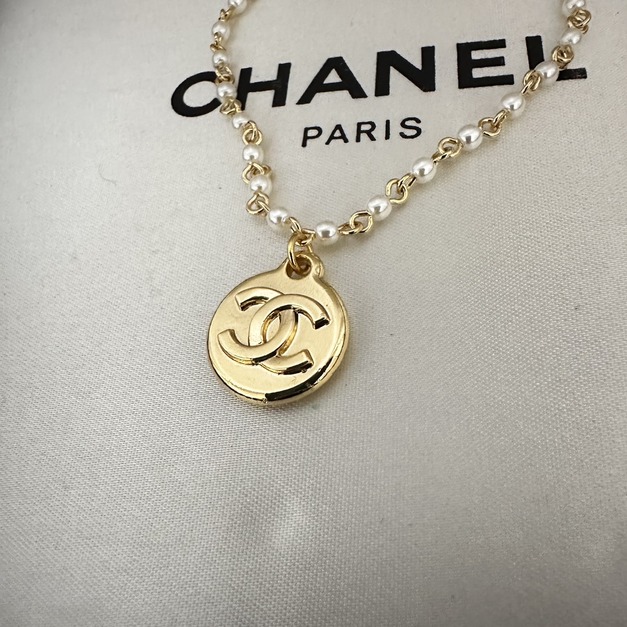ＣＨＡＮＥＬ金色圓墜ＣＣ　ＬＯＧＯ珍珠手鍊