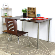 深棕色長方餐桌