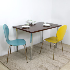 深棕色長方餐桌